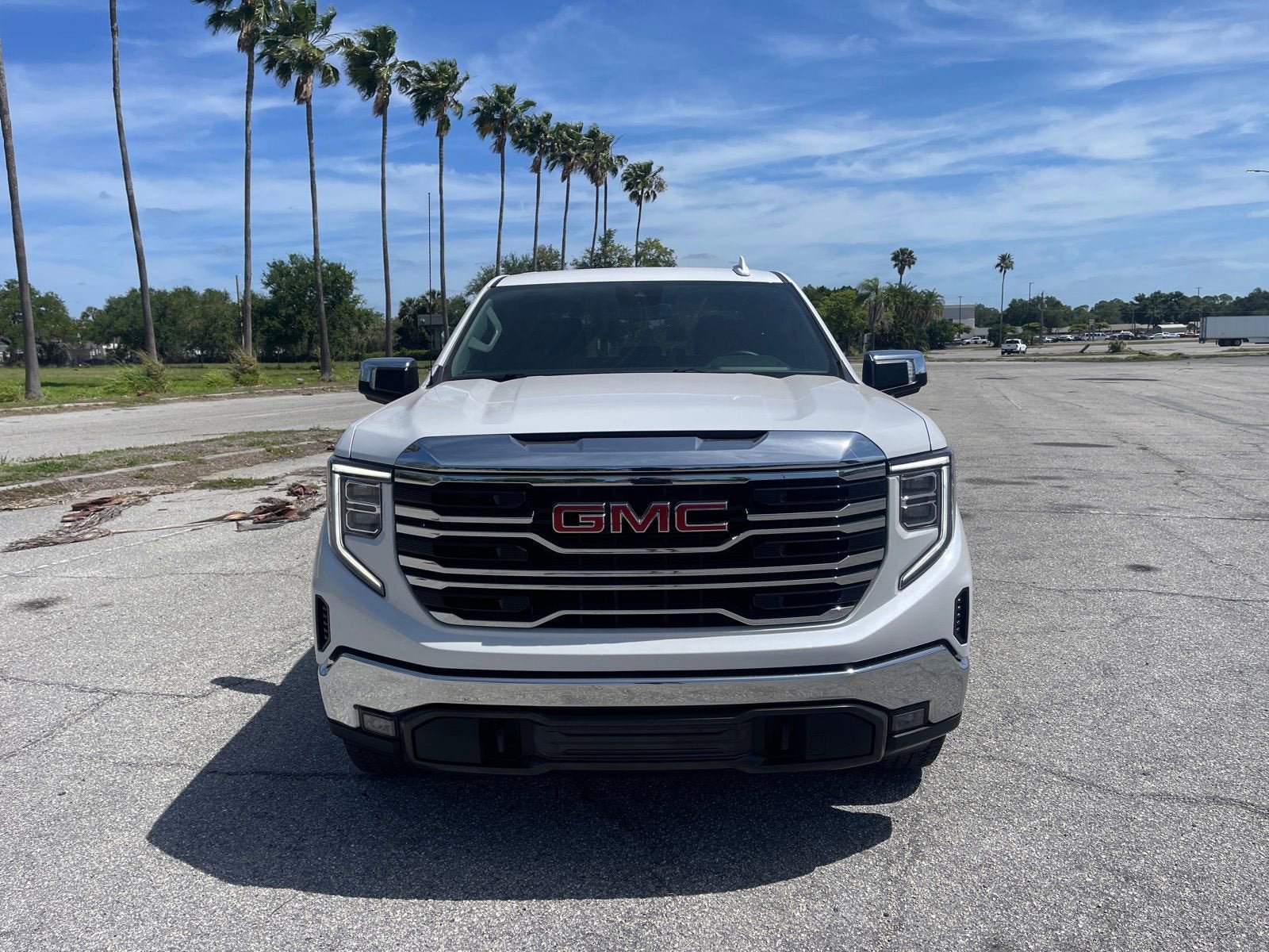 Used 2023 GMC Sierra 1500 SLT w/ SLT Premium Package AWD/4WD image 2