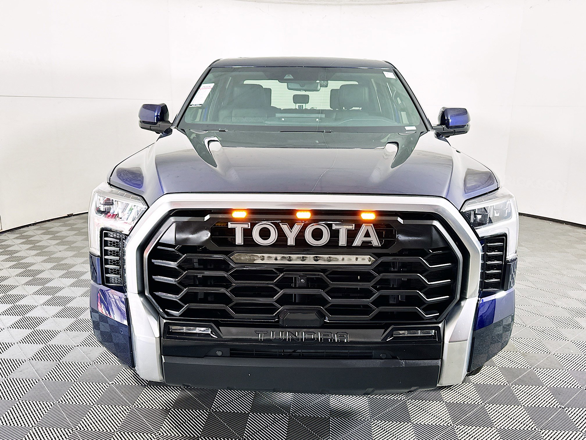 Used 2025 Toyota Tundra Limited image 8