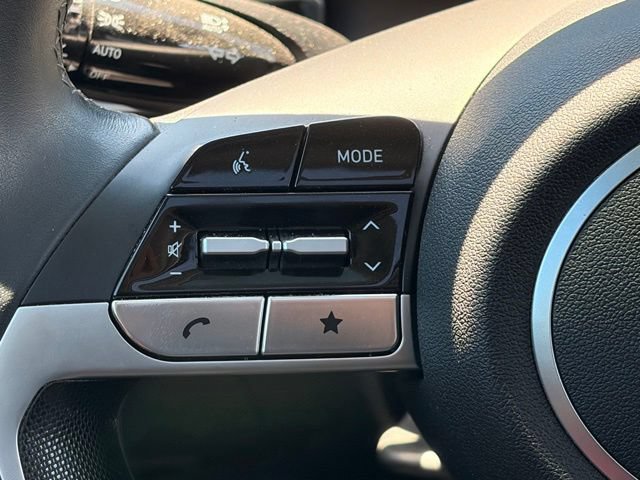 Used 2025 Hyundai Elantra Limited FWD image 13