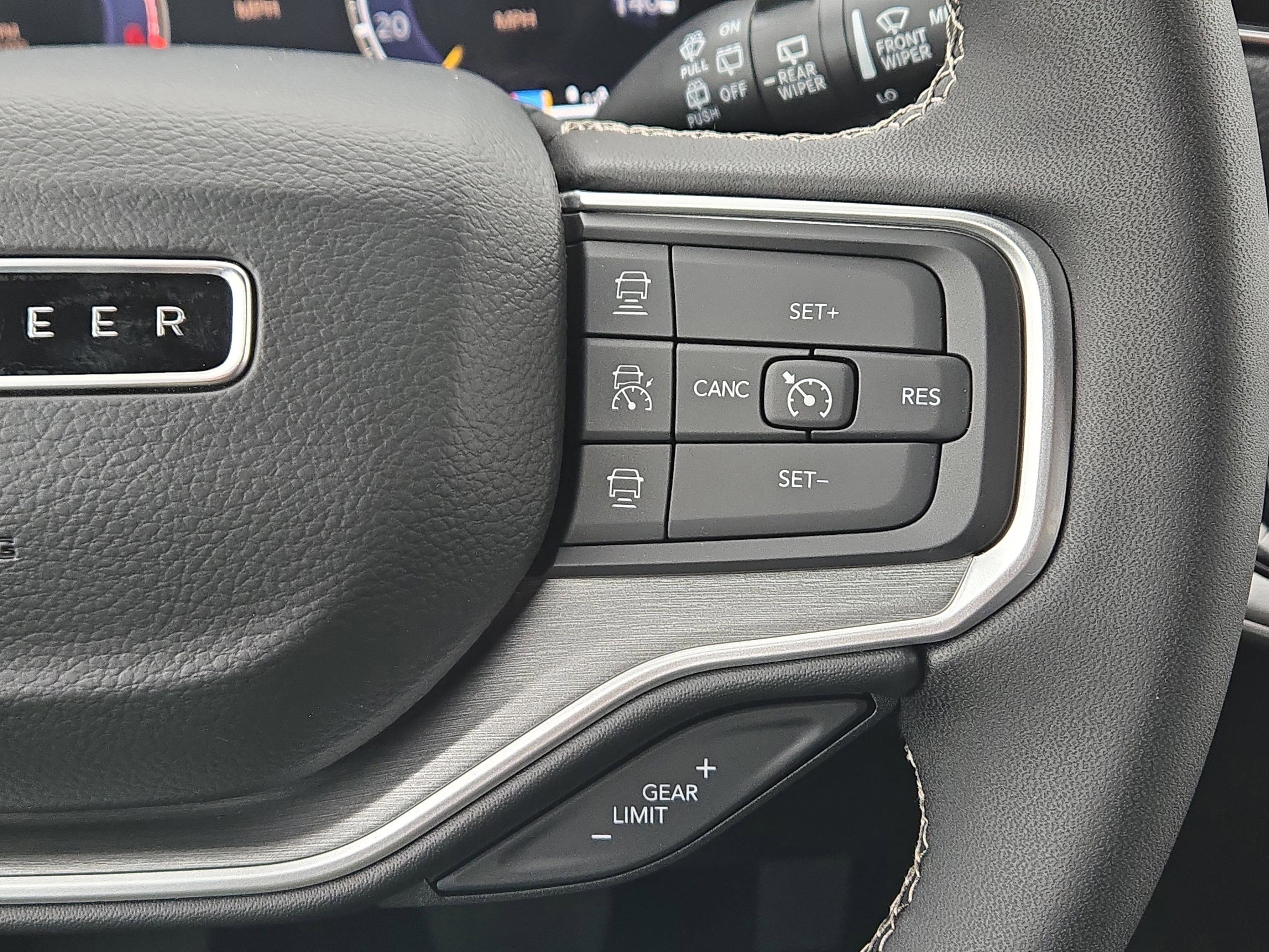 New 2025 Jeep Wagoneer L Series II w/ Premium Group I image 26