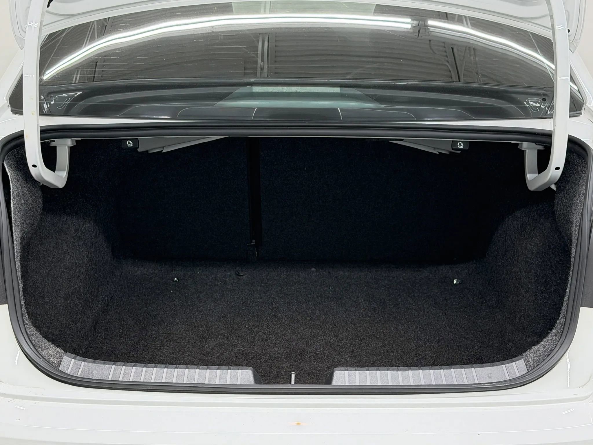 Used 2019 Volkswagen Jetta GLI FWD image 40