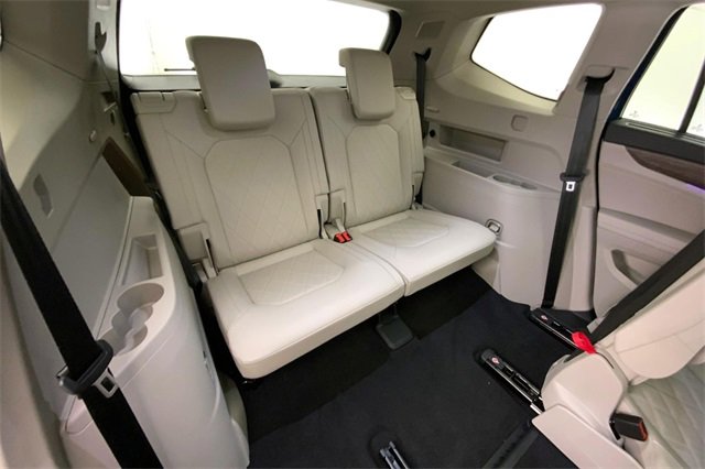 Used 2025 Volkswagen Atlas SEL Premium R-Line image 28