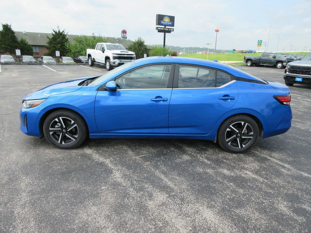 Used 2024 Nissan Sentra SV FWD image 2