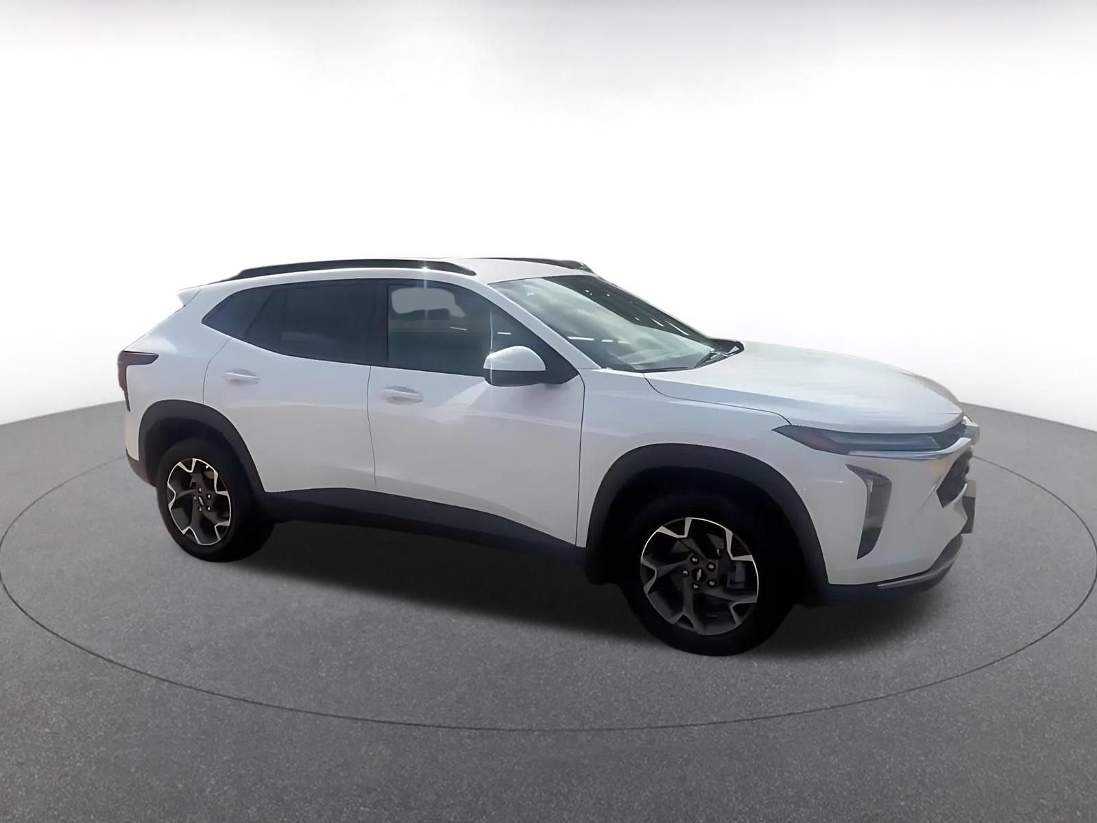 Used 2025 Chevrolet Trax LT w/ LT Convenience Package FWD video 2