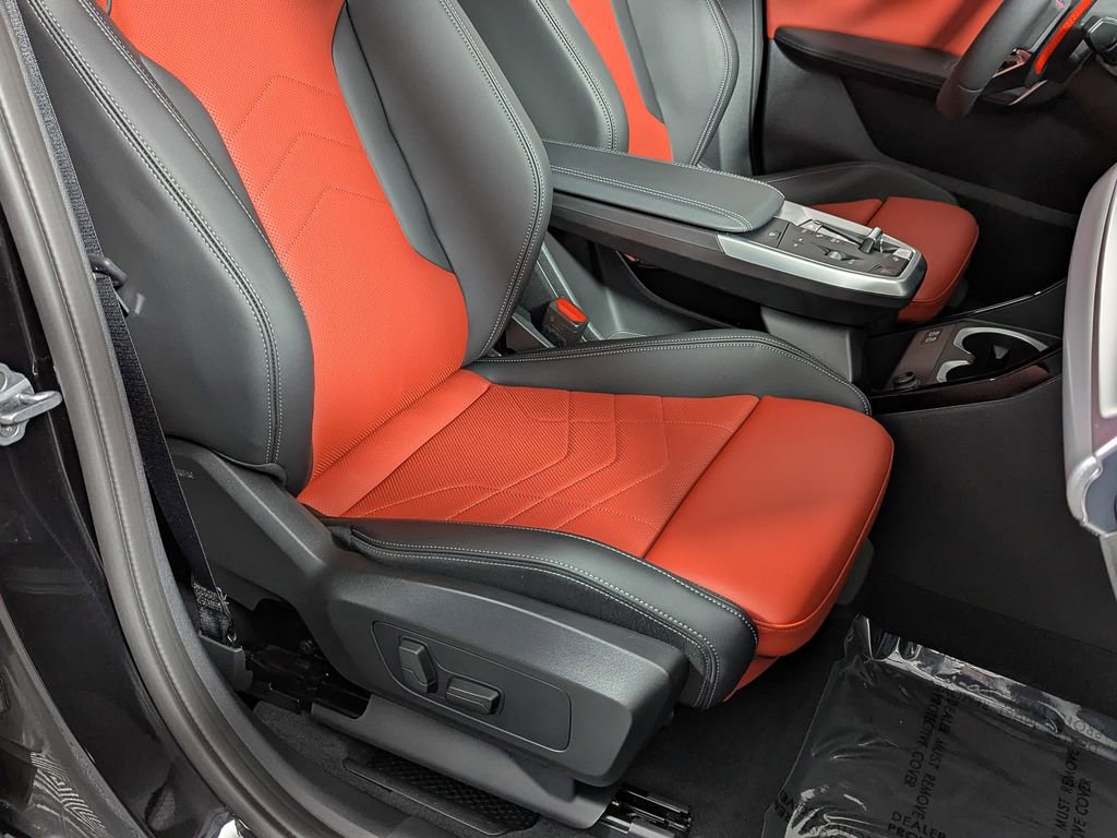 Used 2025 BMW X2 M35i w/ M Sport Professional Package image 28