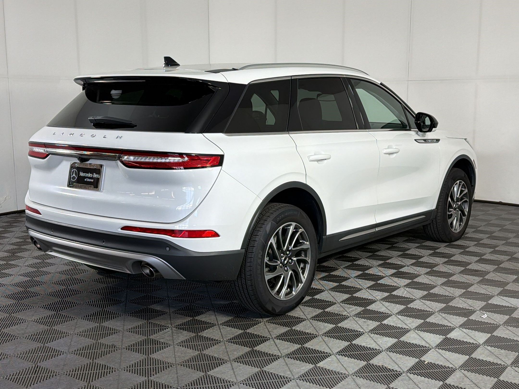 Used 2022 Lincoln Corsair AWD w/ Equipment Group 101A image 9