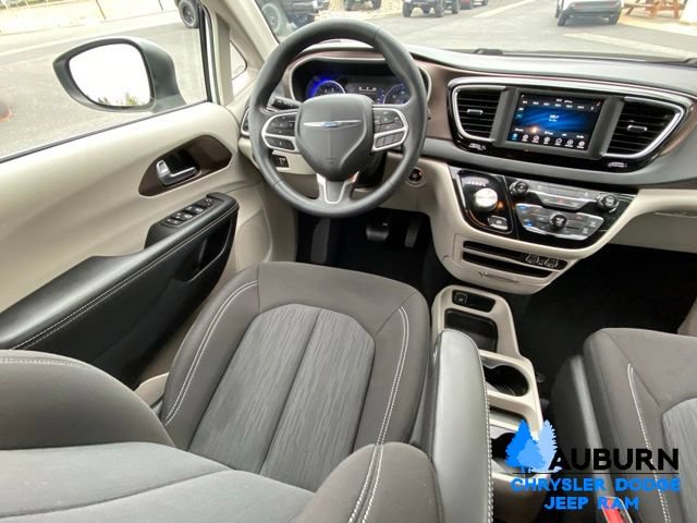 Used 2021 Chrysler Voyager L FWD image 30