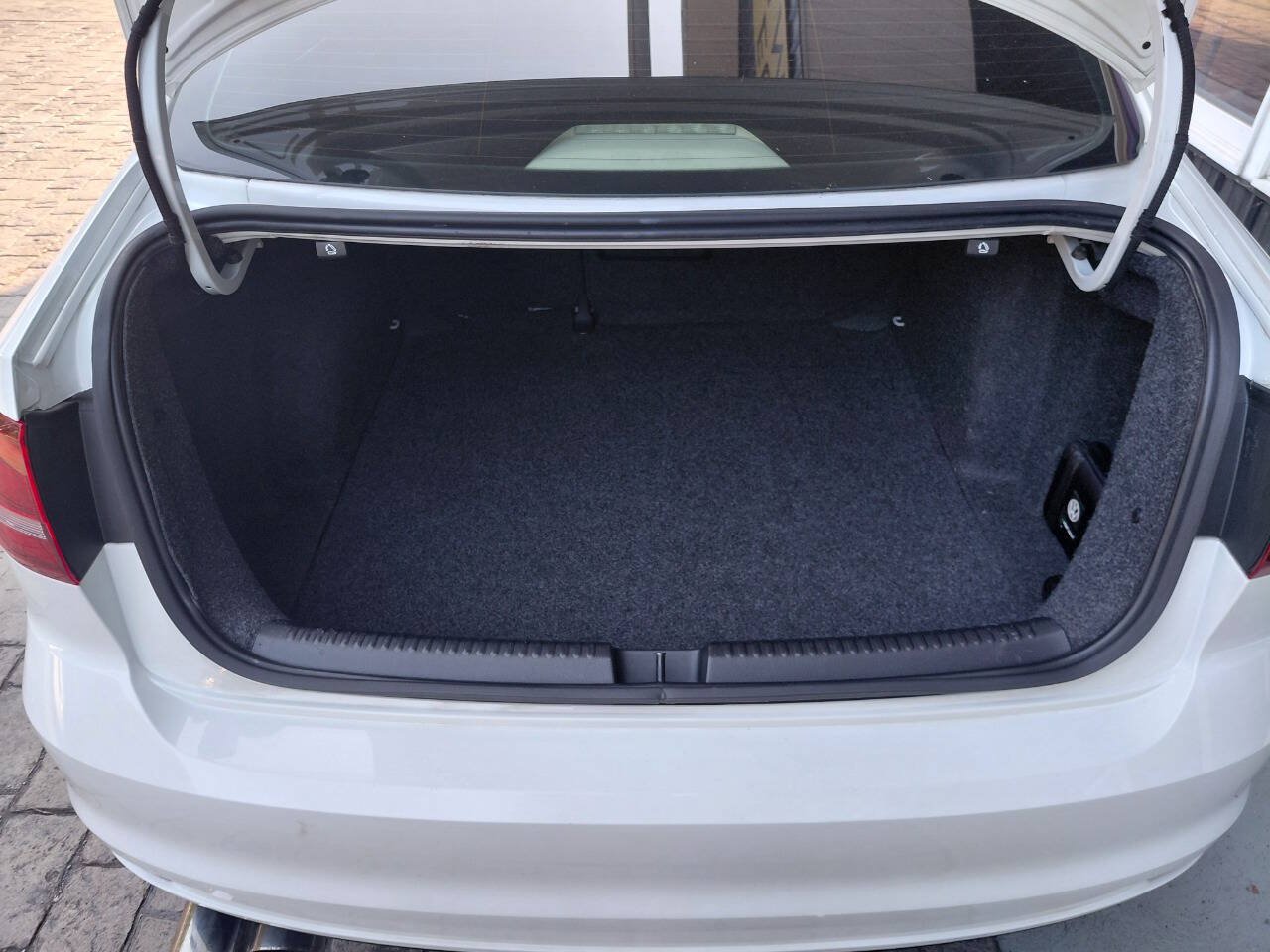 Used 2017 Volkswagen Jetta SE FWD image 10