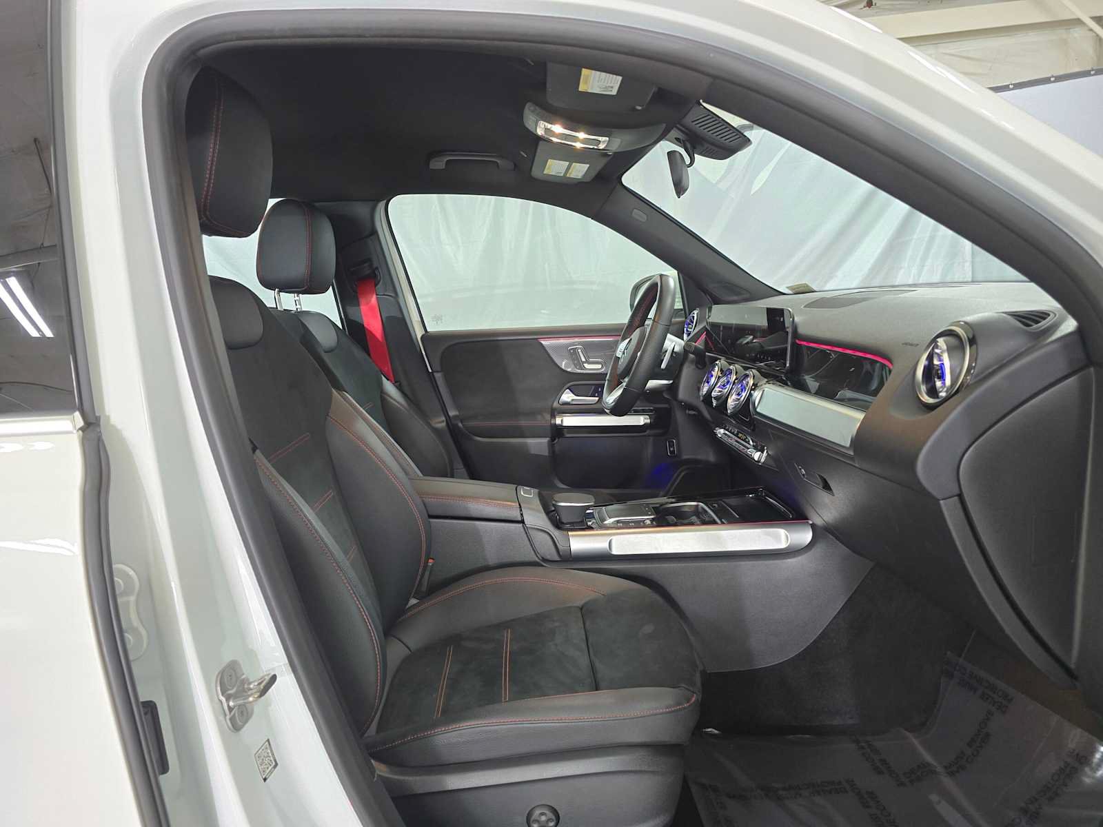 Used 2023 Mercedes-Benz GLB 35 AMG 4MATIC image 10