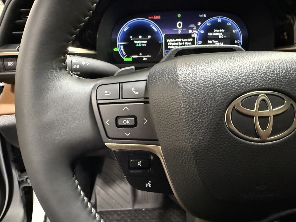 New 2025 Toyota Crown Signia Limited image 30