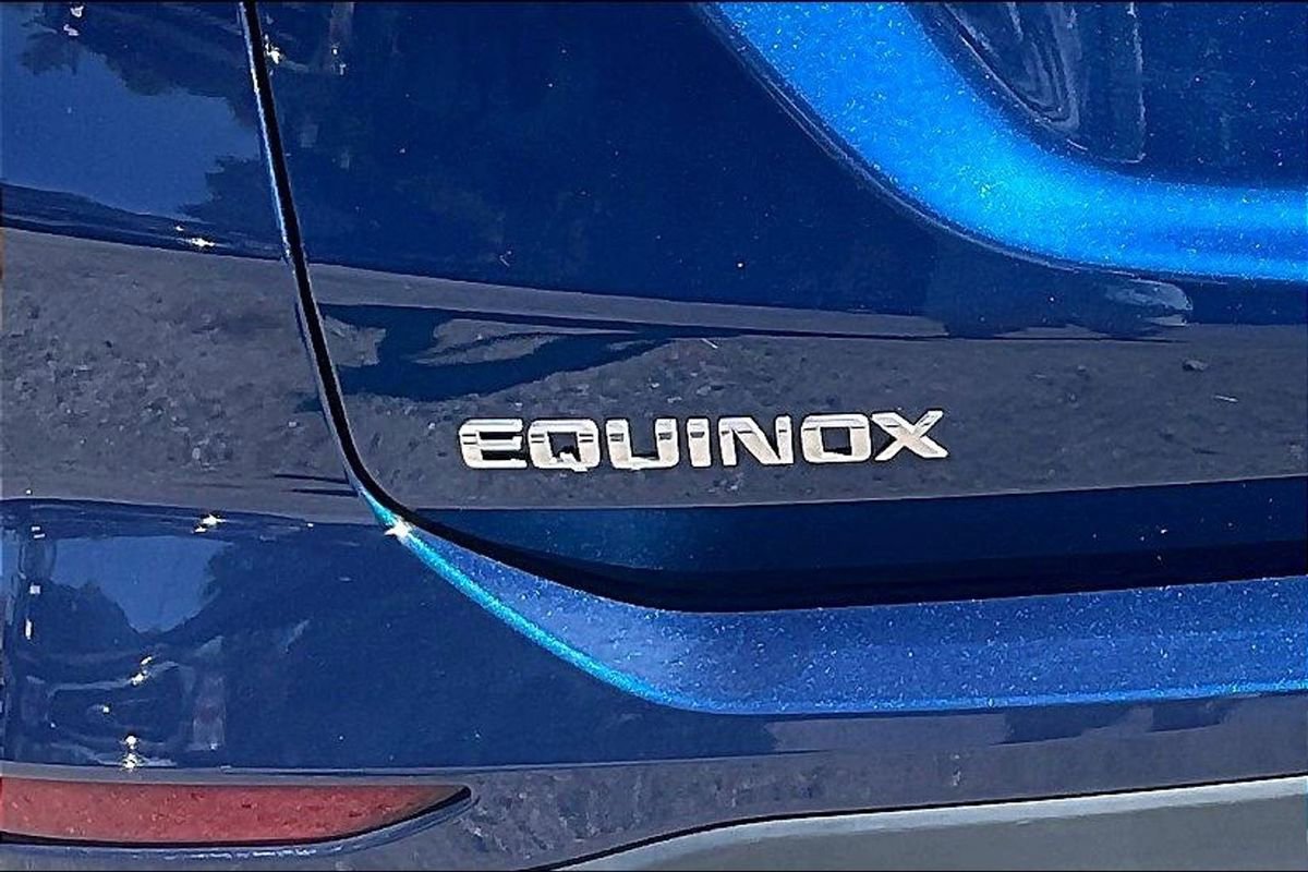 Used 2022 Chevrolet Equinox LS w/ Driver Confidence II Package image 23