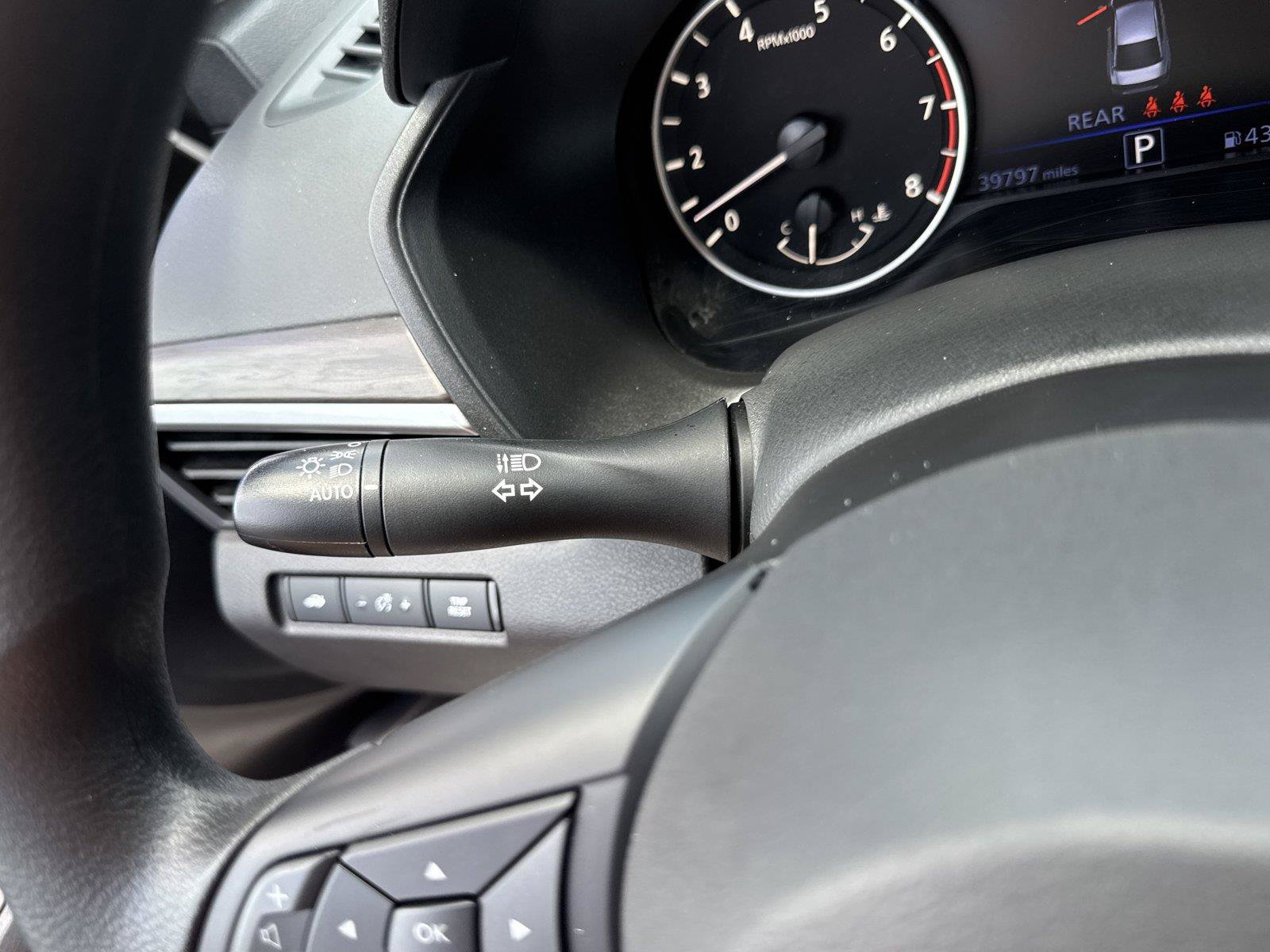 Used 2025 Nissan Altima 2.5 SV FWD image 20