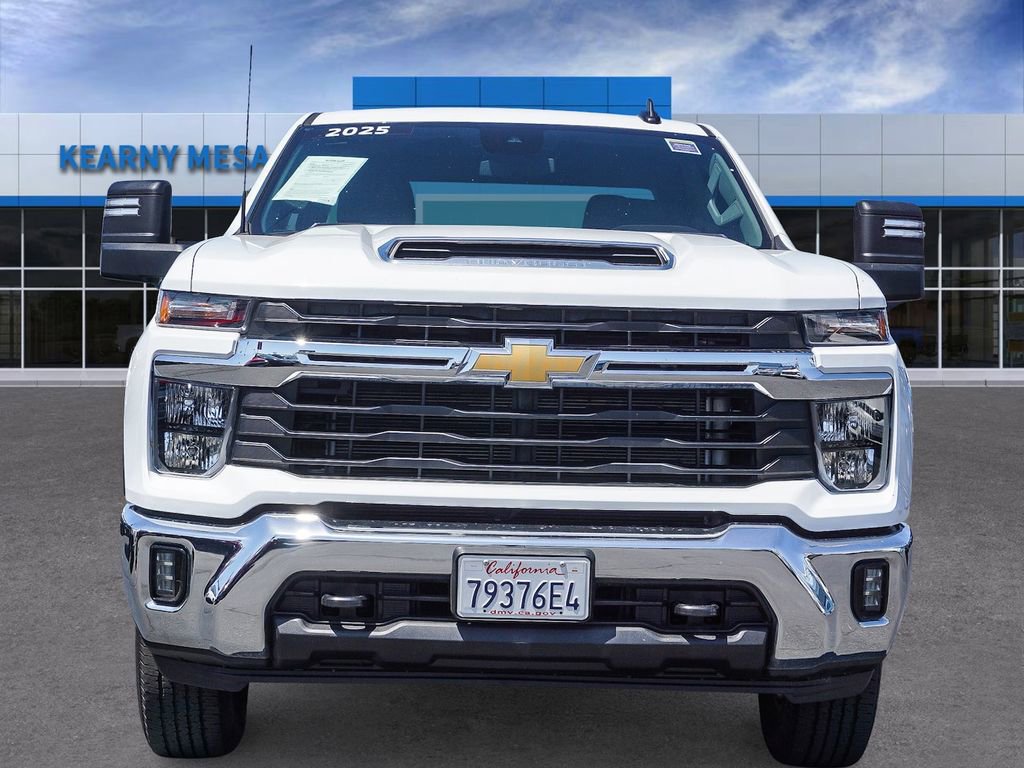 Used 2025 Chevrolet Silverado 2500 LT w/ Convenience Package AWD/4WD image 2