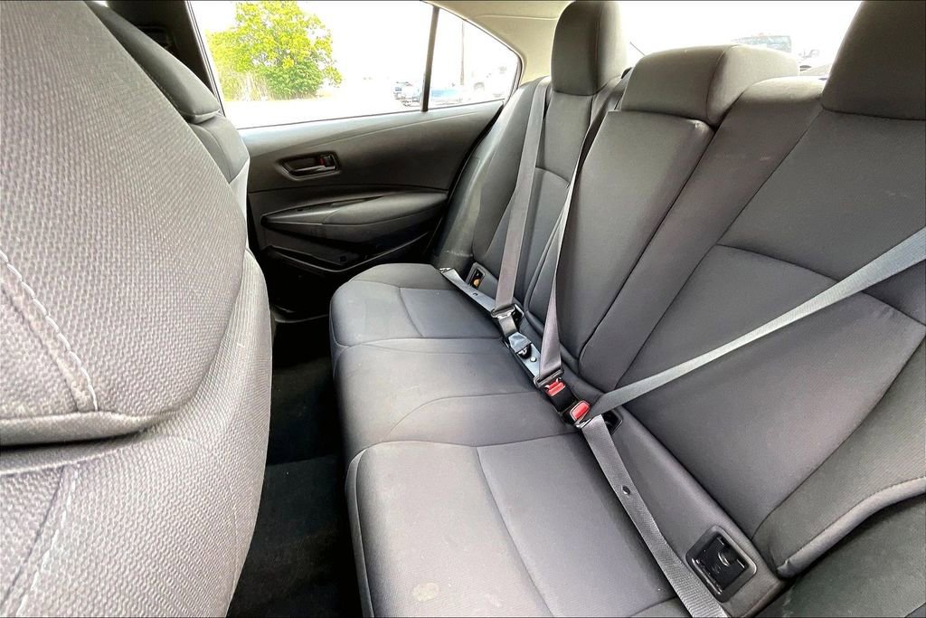 Used 2022 Toyota Corolla LE FWD image 19