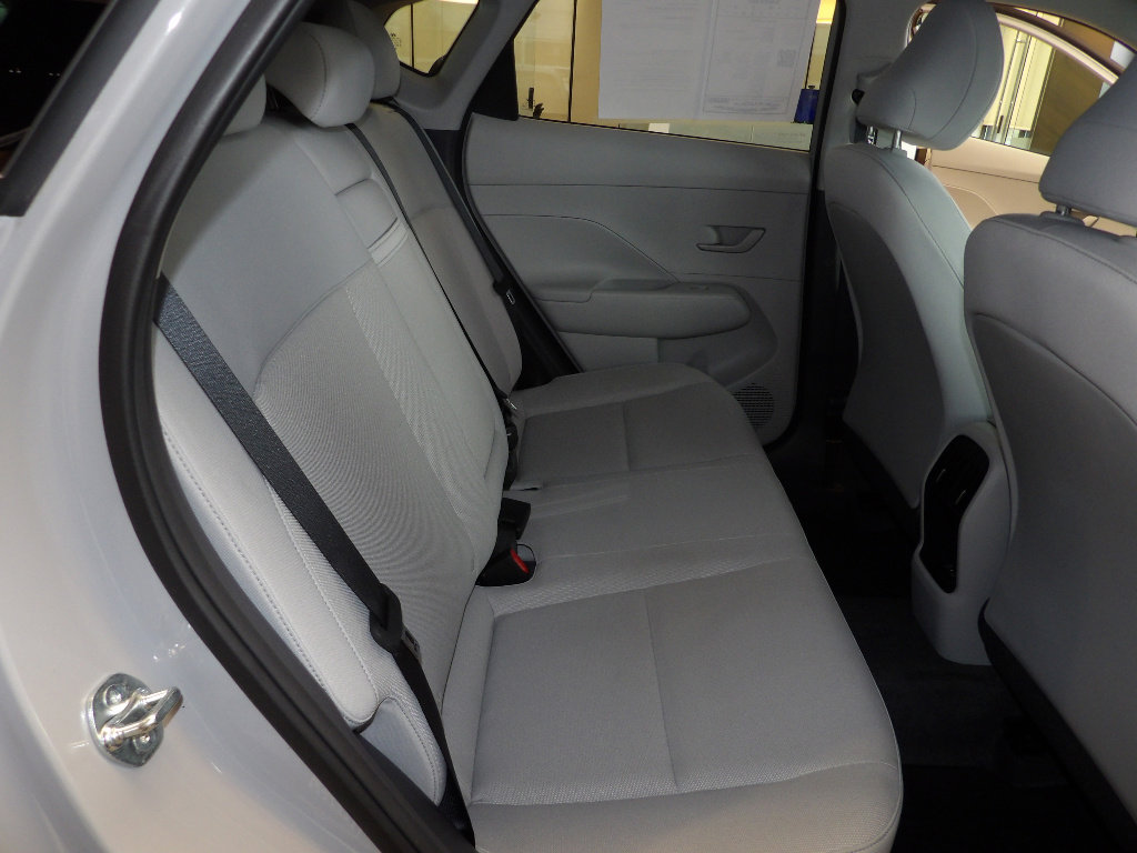 Used 2024 Hyundai Kona SEL AWD/4WD image 17