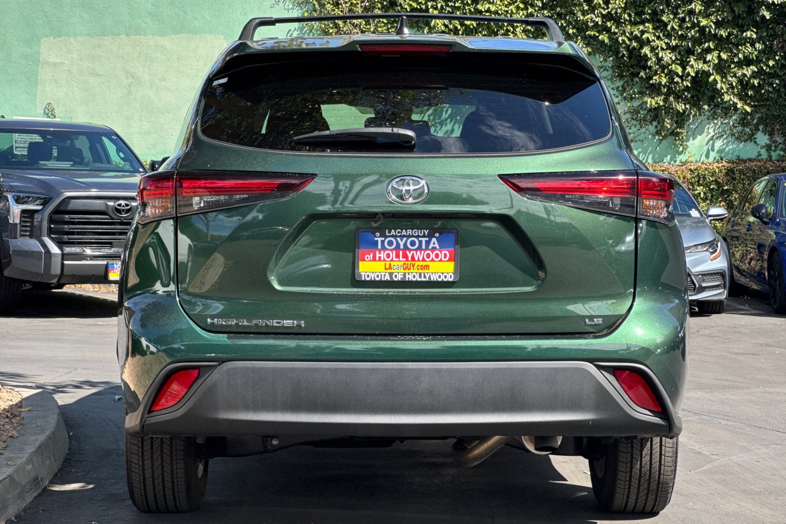 Used 2024 Toyota Highlander LE image 5