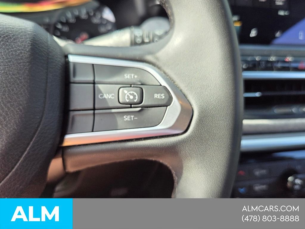 Used 2024 Jeep Compass Latitude image 25