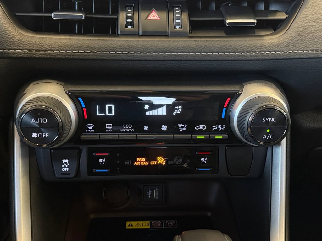 Used 2023 Toyota RAV4 Limited AWD/4WD image 24