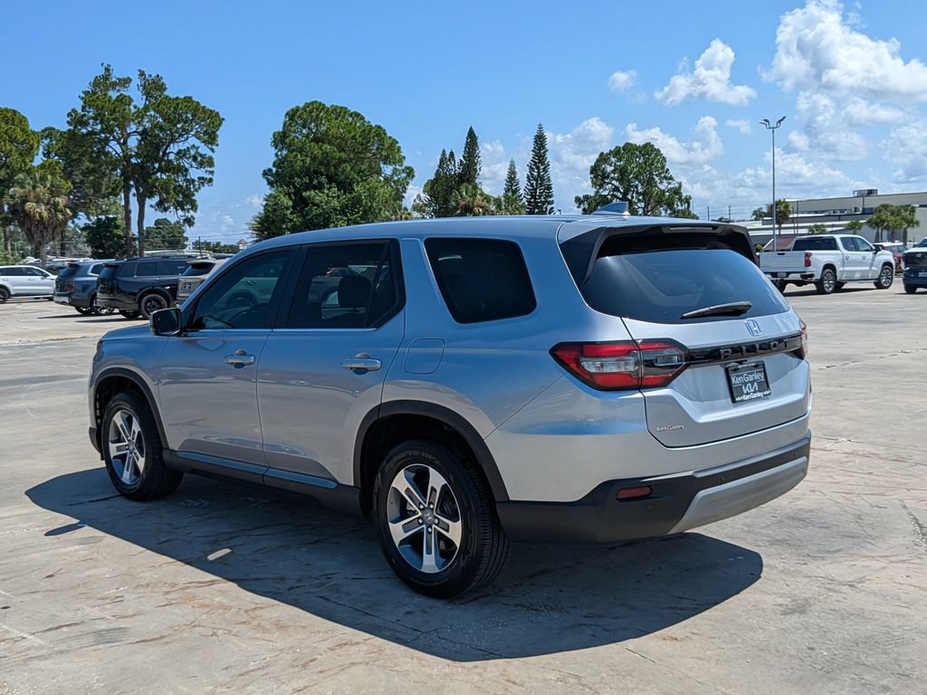Used 2025 Honda Pilot EX-L image 6