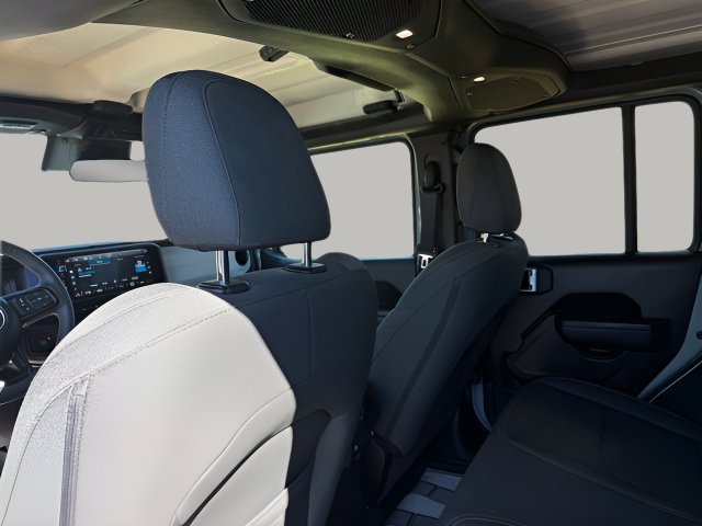 Used 2024 Jeep Wrangler Unlimited AWD/4WD image 7