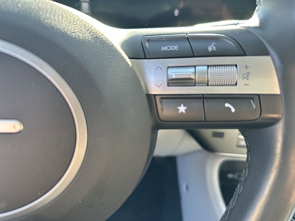 Used 2025 Hyundai Kona SEL image 30