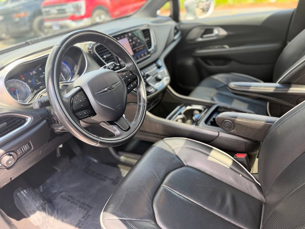 Used 2021 Chrysler Pacifica Limited w/ Uconnect Theater Family Group AWD/4WD image 15
