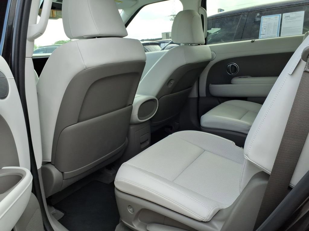 Used 2026 Hyundai Palisade SEL FWD image 16