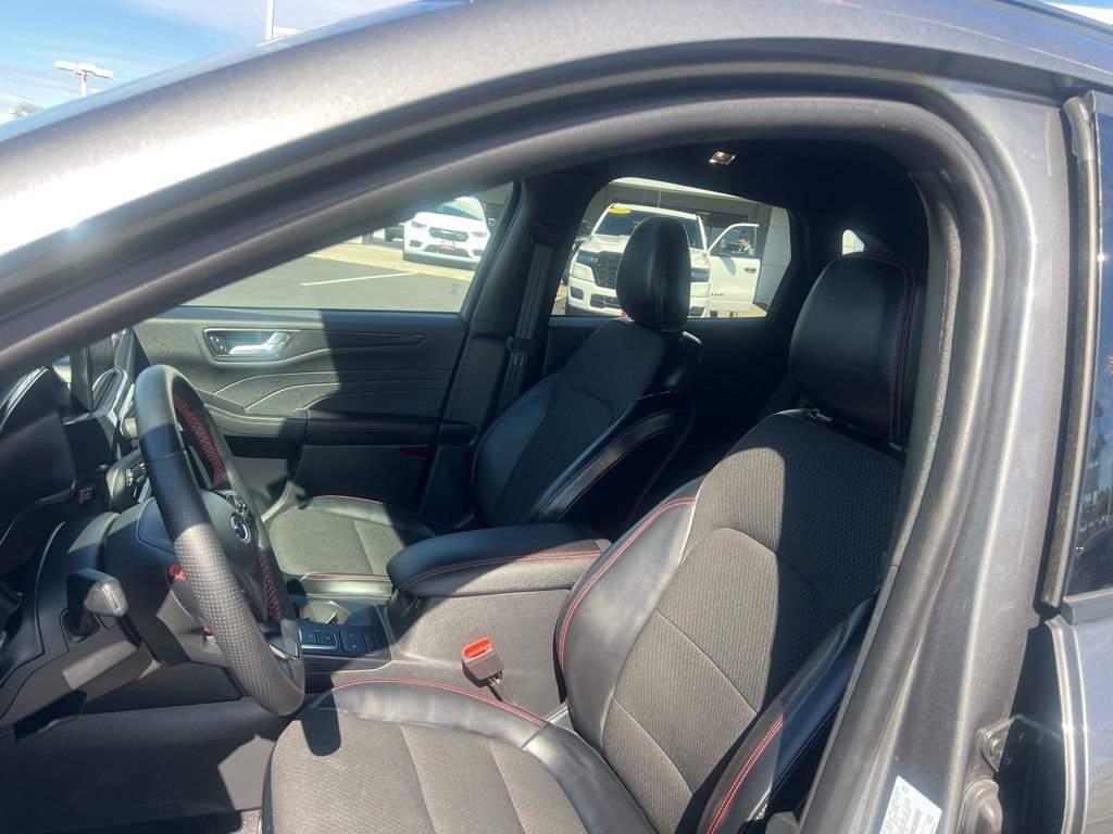 Used 2024 Ford Escape ST-Line image 23