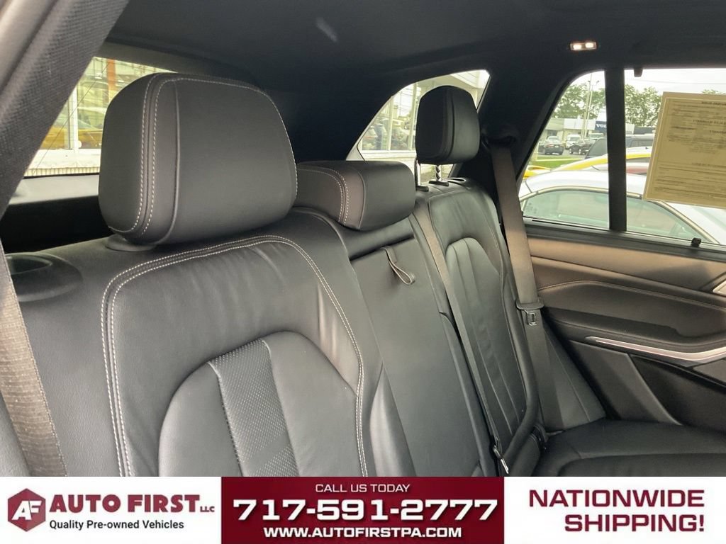 Used 2019 BMW X5 xDrive50i w/ M Sport Package AWD/4WD image 13