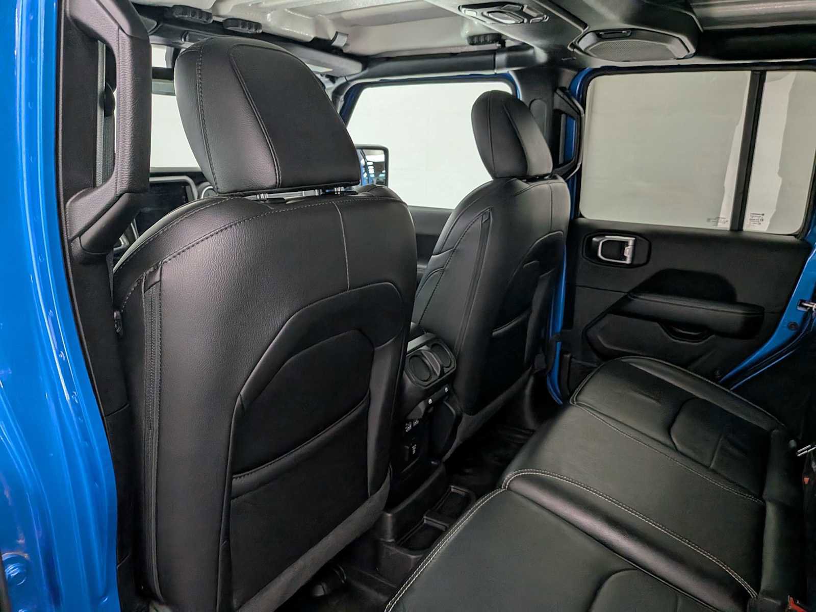 Used 2023 Jeep Wrangler Sahara w/ Cold Weather Group image 18