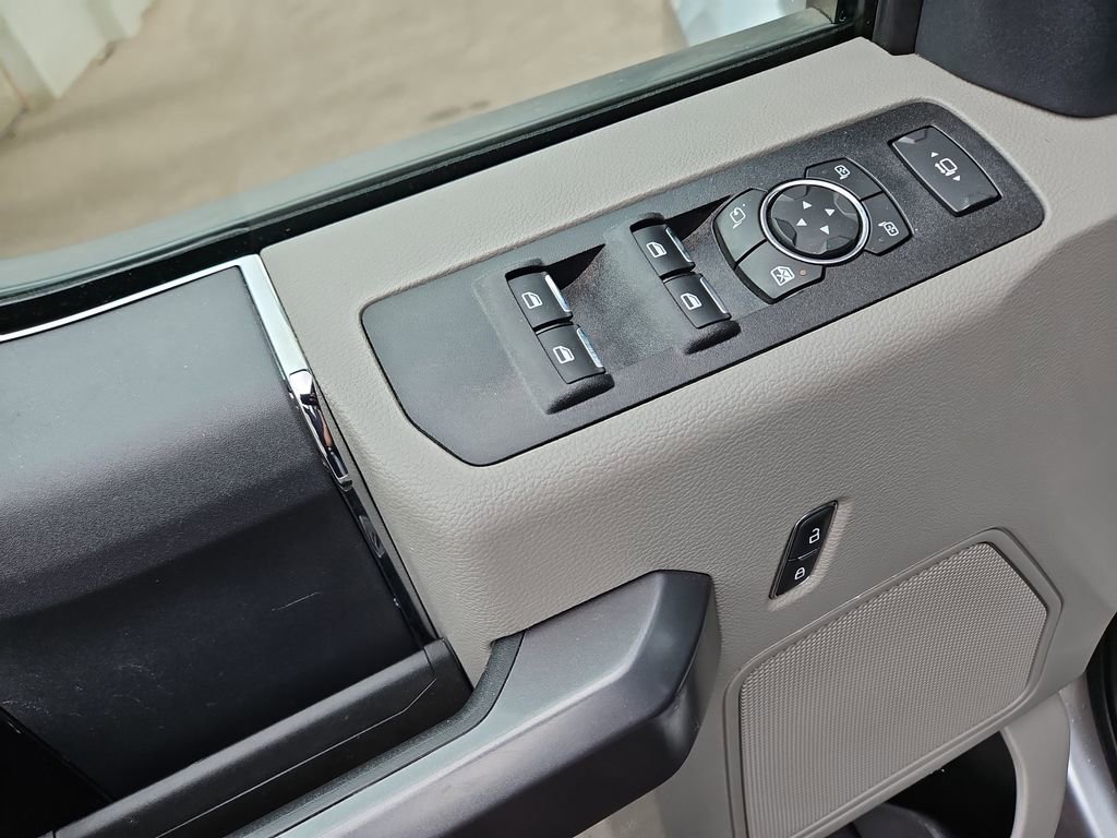 Used 2022 Ford F450 XLT w/ FX4 Off-Road Package image 12