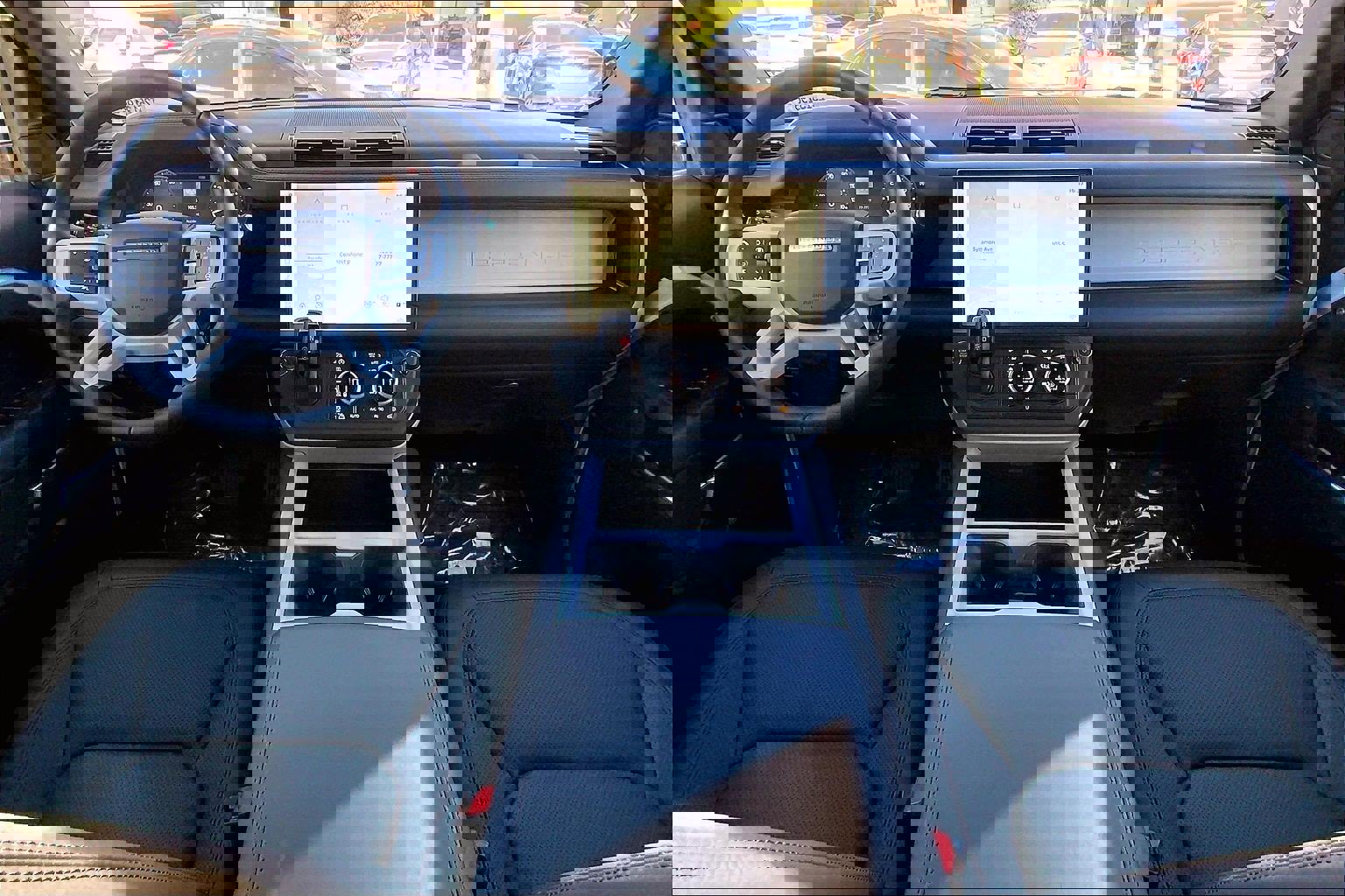 New 2026 Land Rover Defender 130 X-Dynamic SE image 7