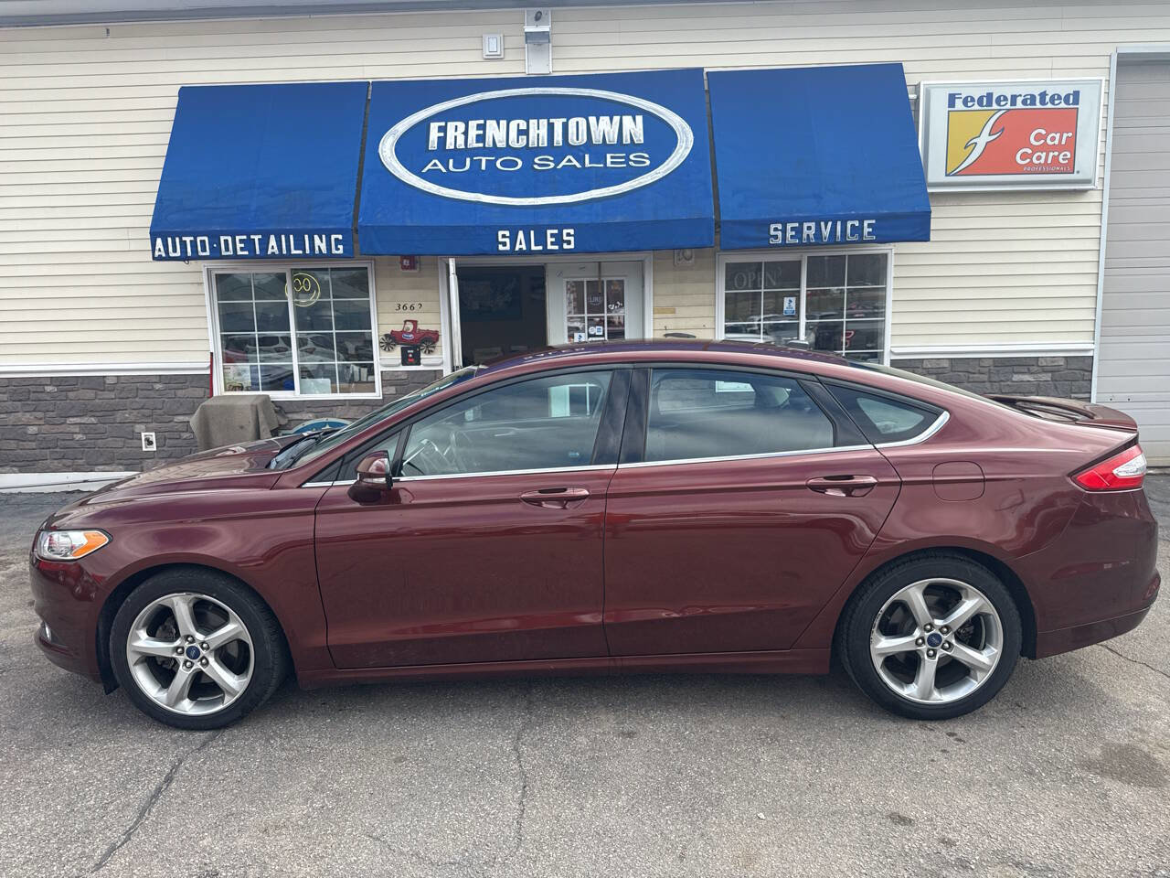 Used 2015 Ford Fusion SE w/ Equipment Group 201A image 19