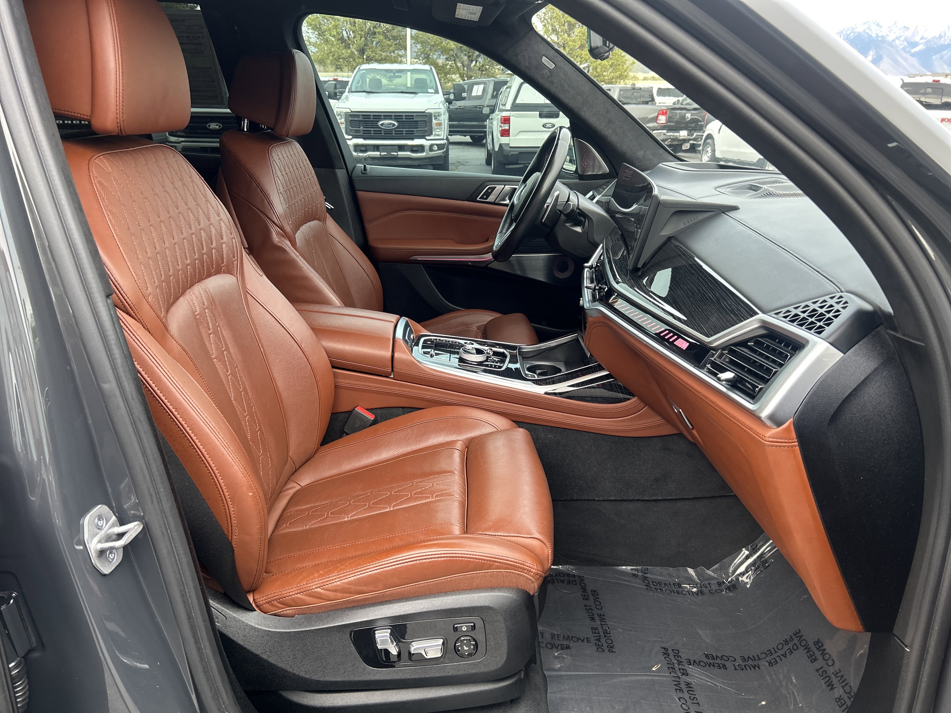 Used 2023 BMW X7 M60i w/ Executive Package image 29