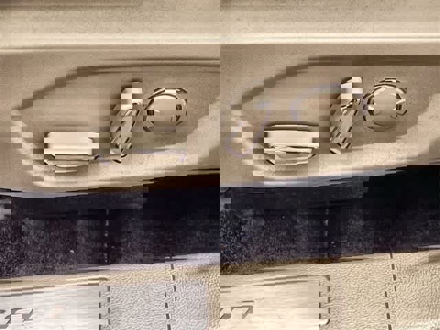 Used 2017 Ford Fusion Platinum image 31