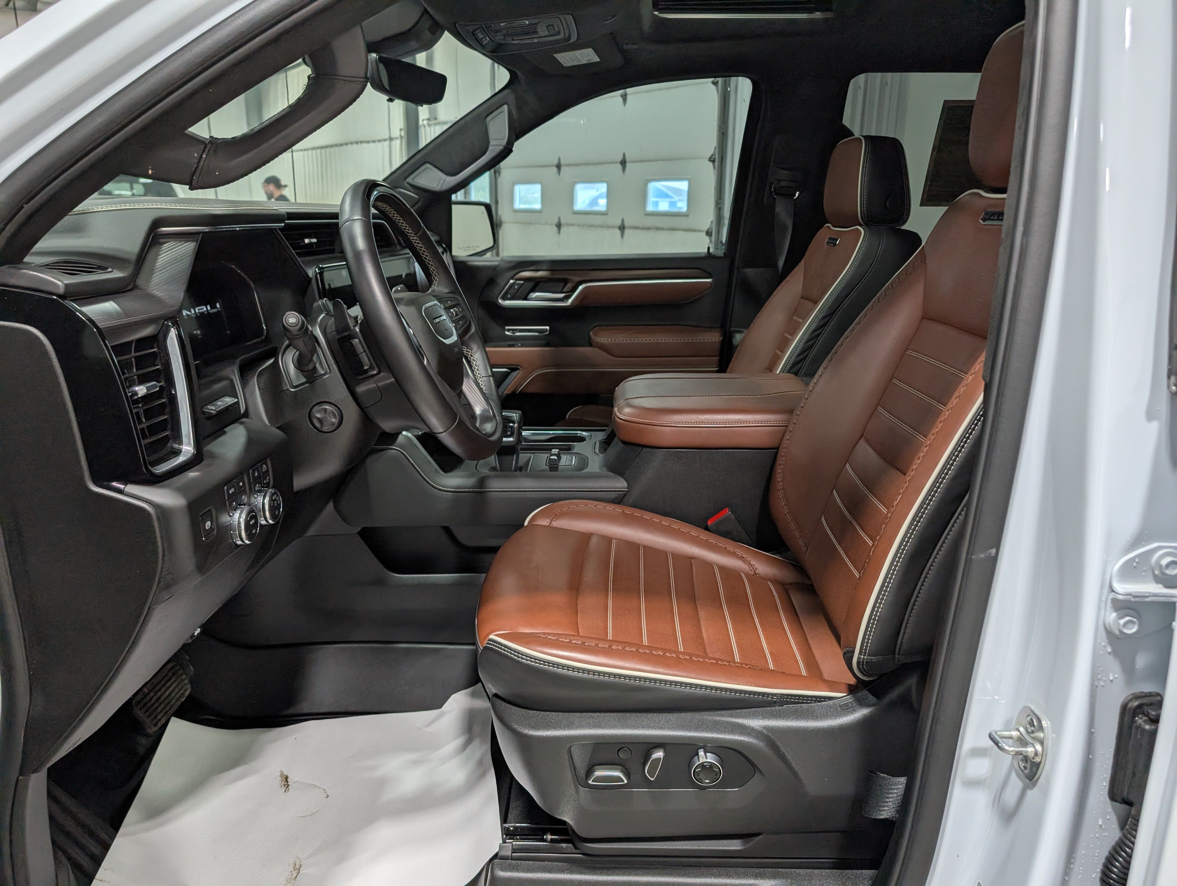 Used 2026 GMC Sierra 1500 Denali Ultimate AWD/4WD image 17