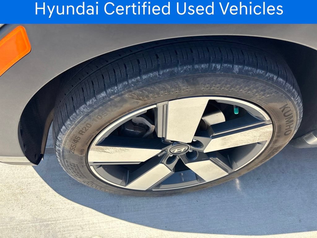 Certified 2024 Hyundai Santa Fe Limited FWD image 2