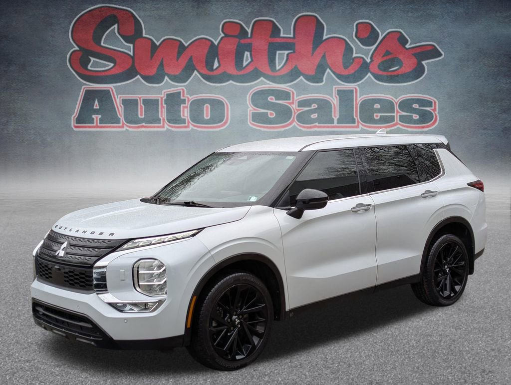 Used 2024 Mitsubishi Outlander SE image 3