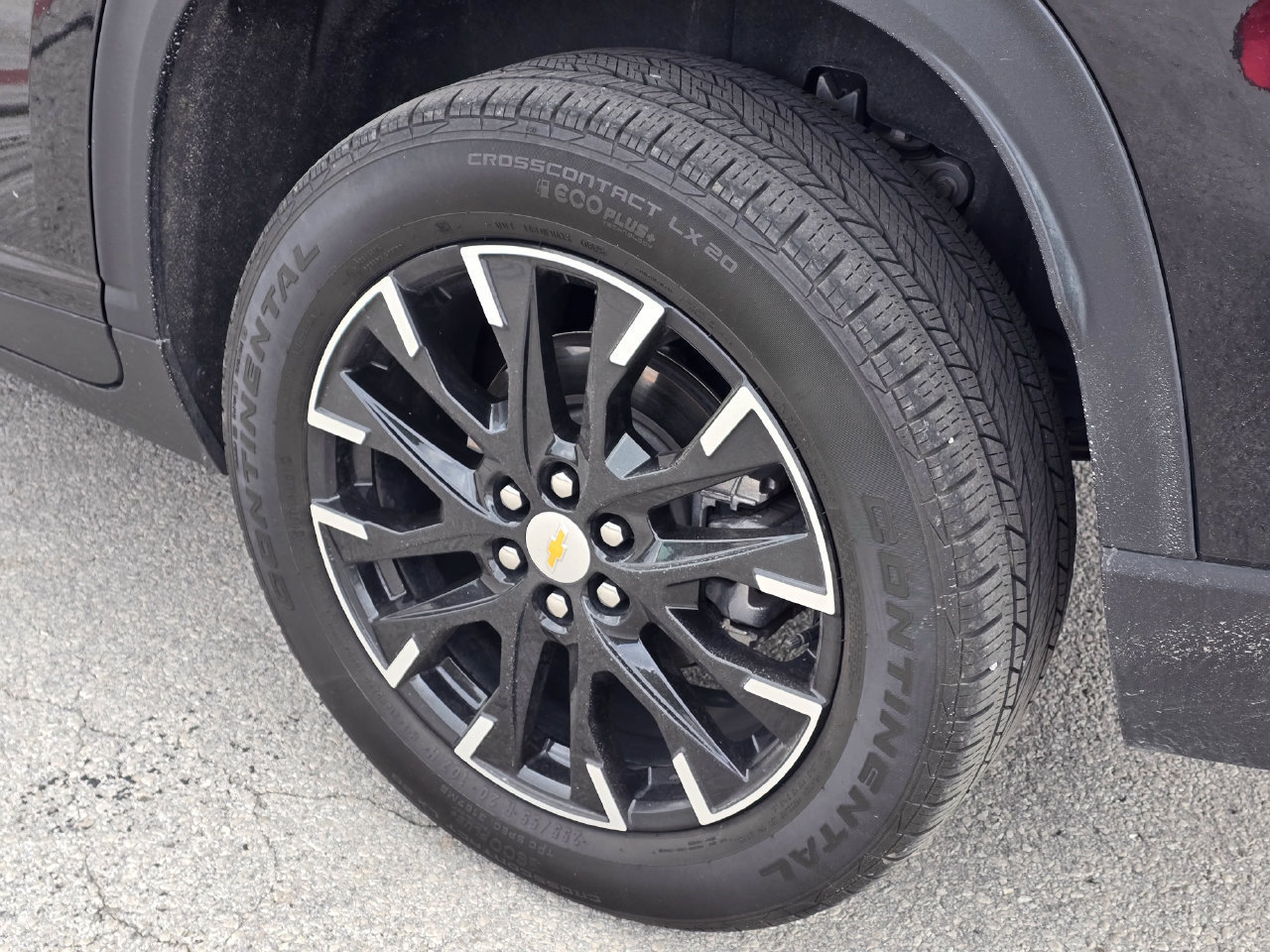 Used 2025 Chevrolet Traverse LT w/ Sun and Wheel Package AWD/4WD image 9