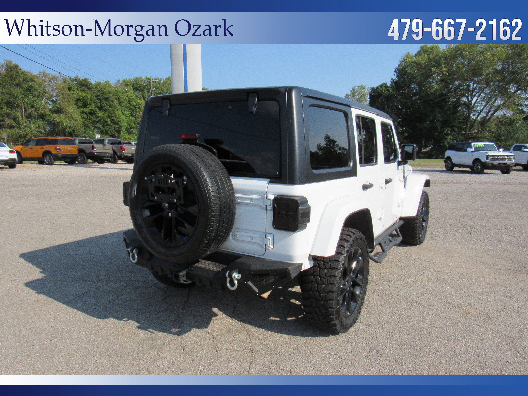 Used 2023 Jeep Wrangler Unlimited Sahara AWD/4WD image 15
