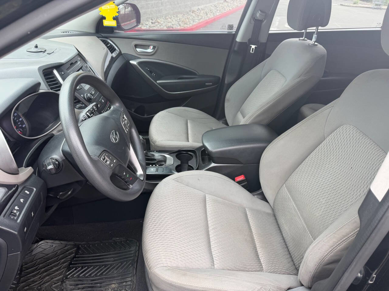 Used 2015 Hyundai Santa Fe GLS image 12