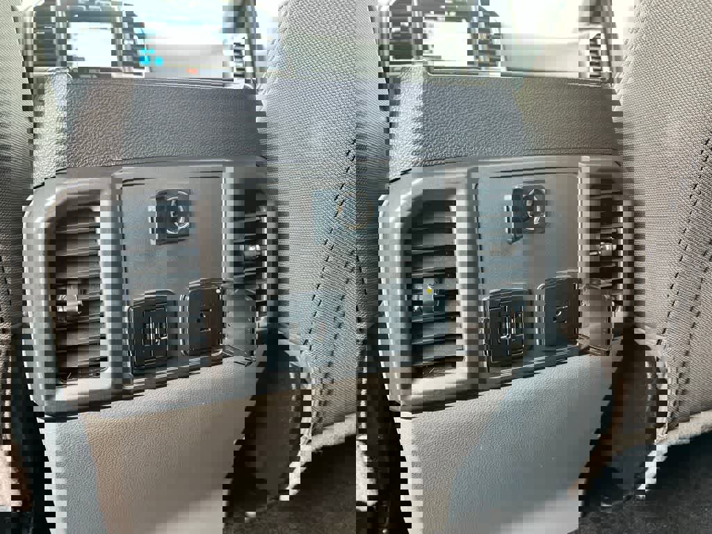 Used 2017 Ford F150 XLT w/ Equipment Group 302A Luxury image 22