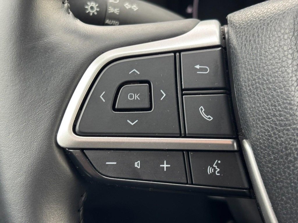 Used 2025 Toyota Grand Highlander AWD image 26