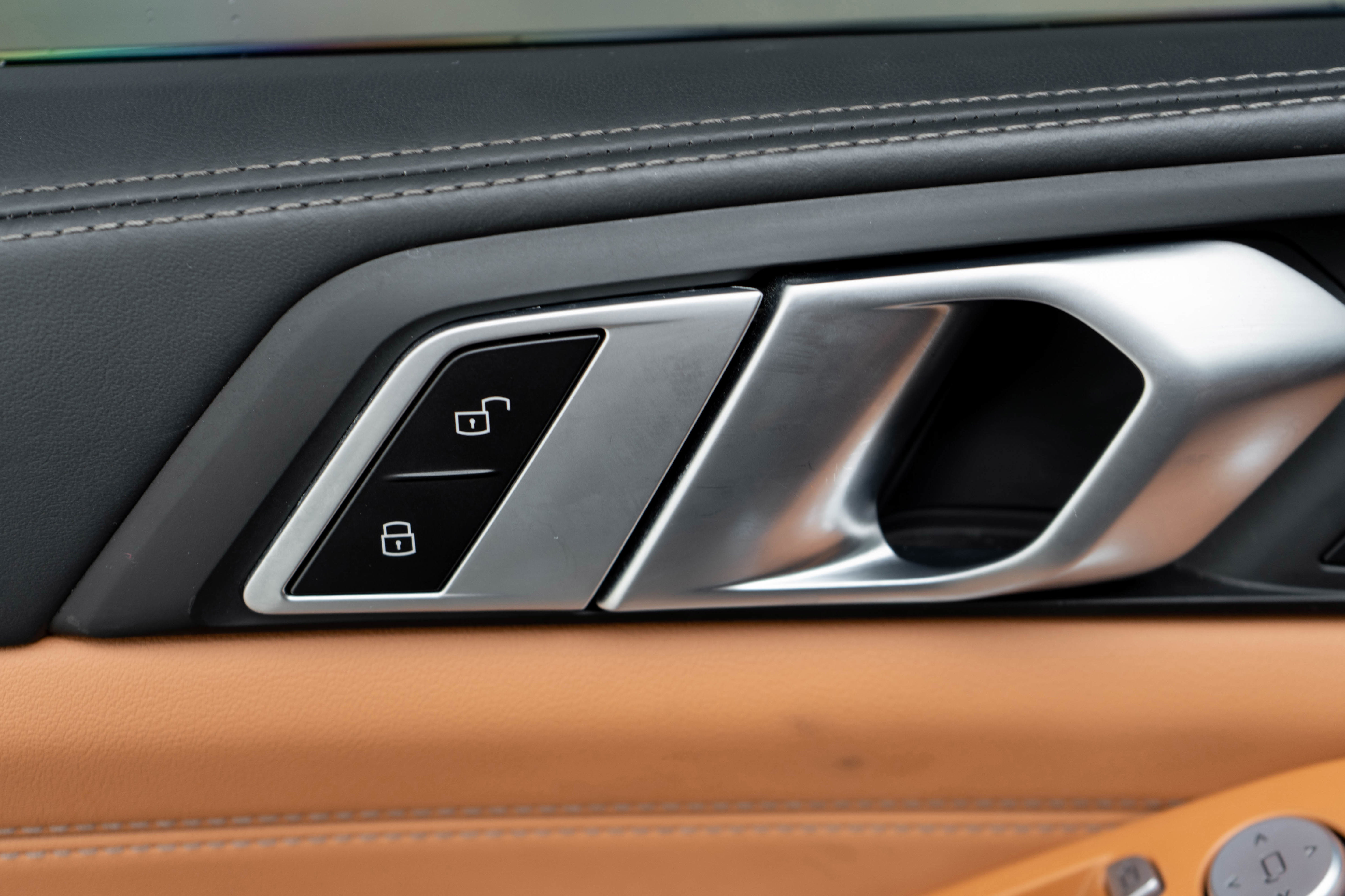 Used 2023 BMW X7 M60i image 14