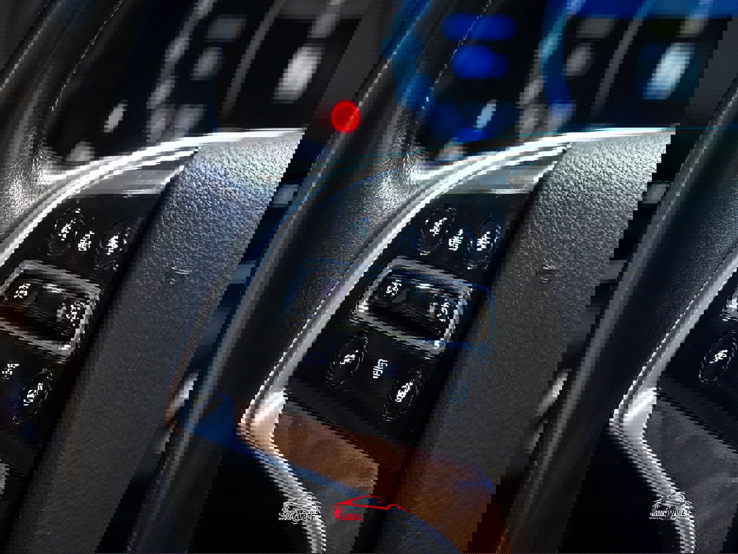 Used 2020 Cadillac Escalade Luxury AWD/4WD image 25