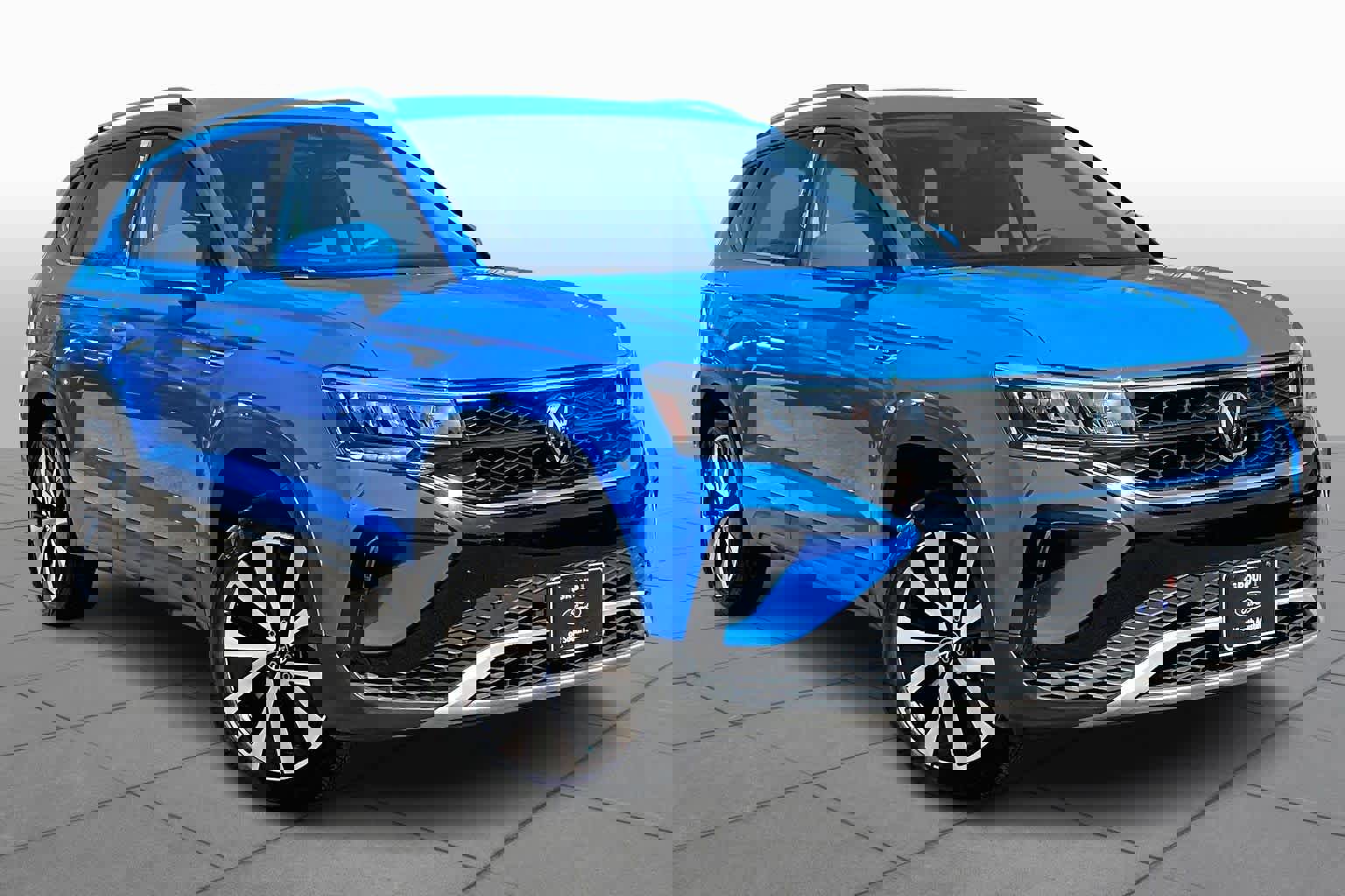 Used 2023 Volkswagen Taos SE image 3