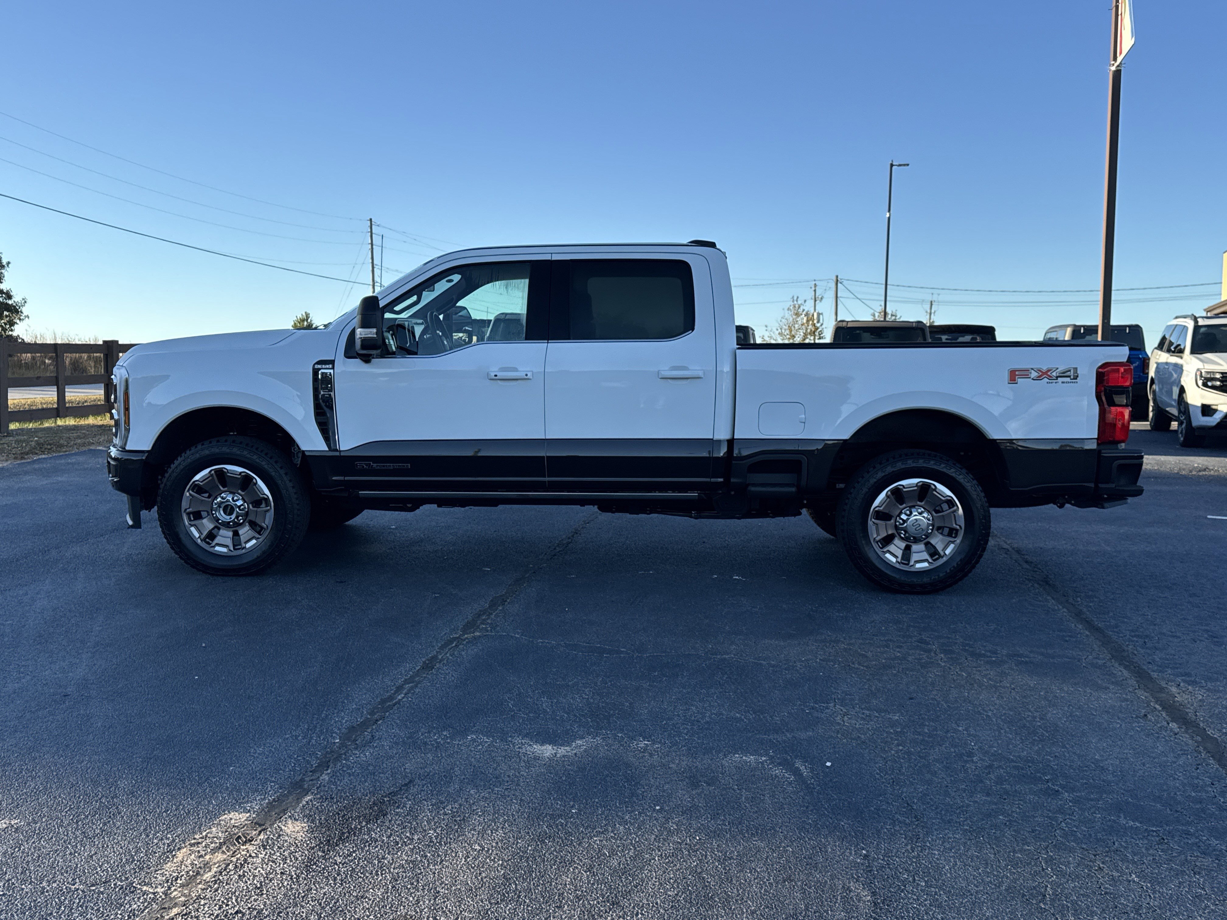 Used 2025 Ford F350 King Ranch w/ FX4 Off-Road Package image 8
