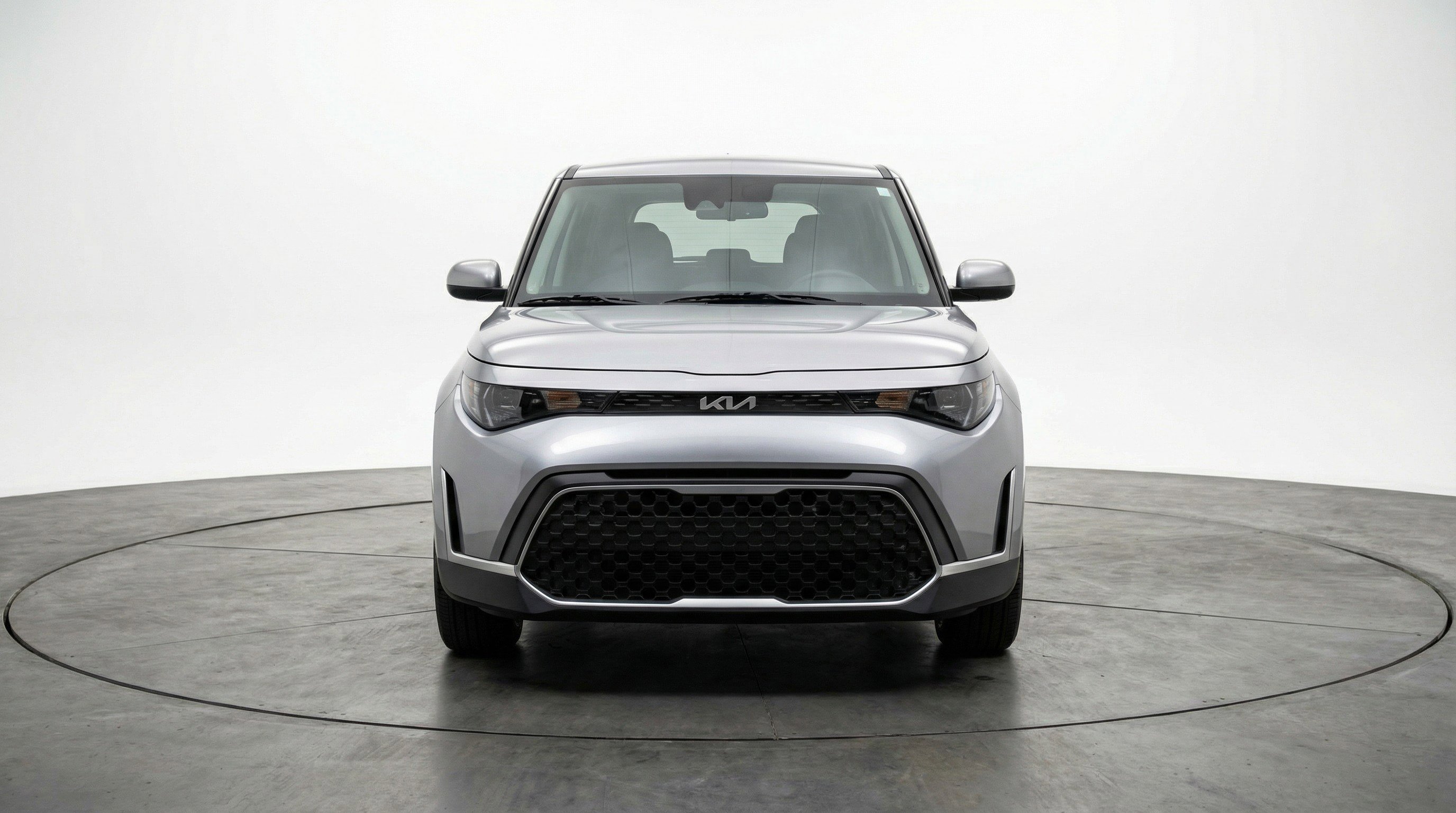 Used 2025 Kia Soul LX w/ LX Technology Package image 2