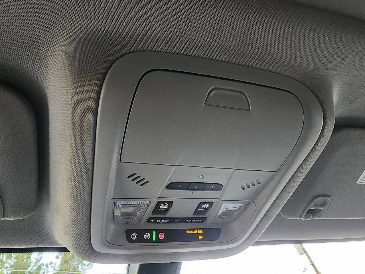 Used 2017 GMC Acadia SLT image 33