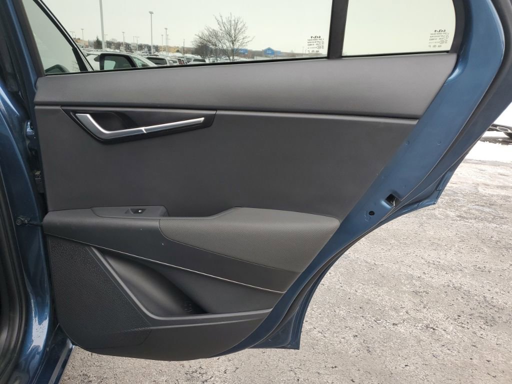 Used 2023 Kia Niro SX Touring image 40